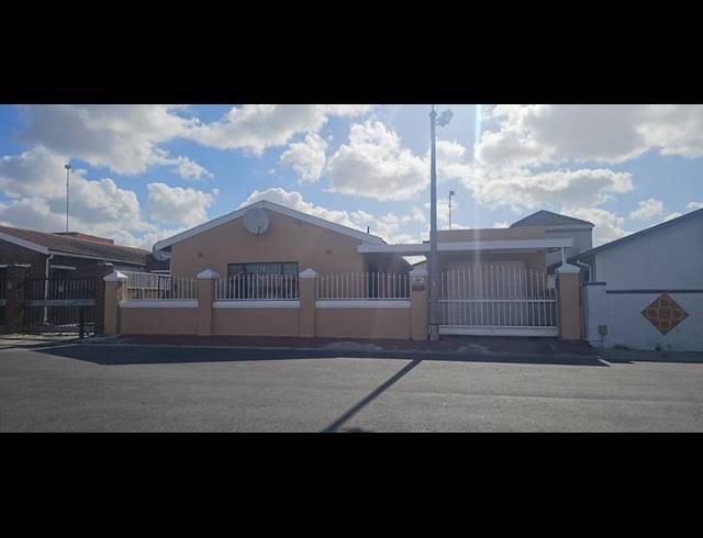 2 BEDROOM HOUSE FOR SALE IN GUGULETU